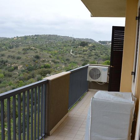 Baazar House Villa Noto Luaran gambar