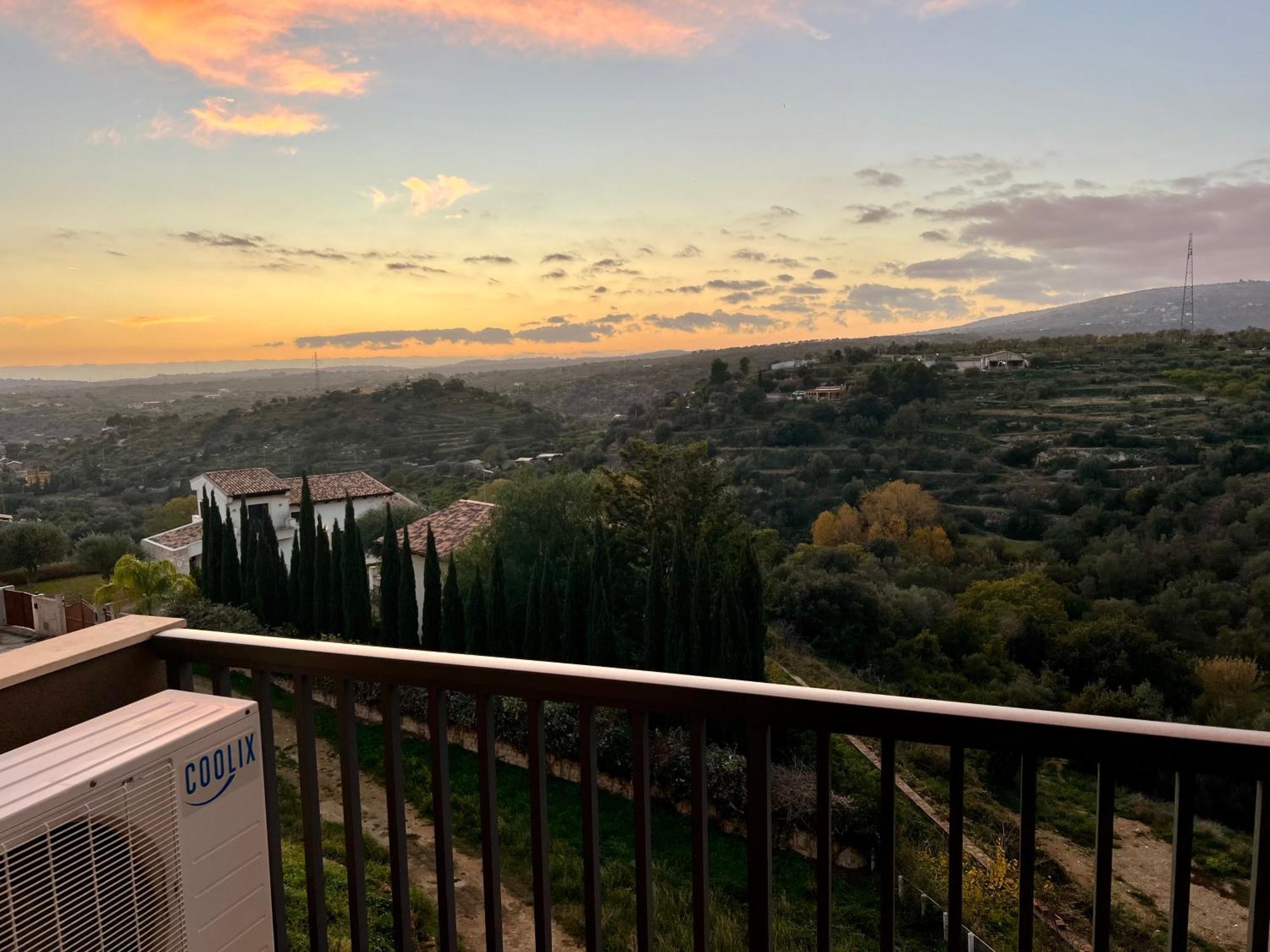 Baazar House Villa Noto Luaran gambar